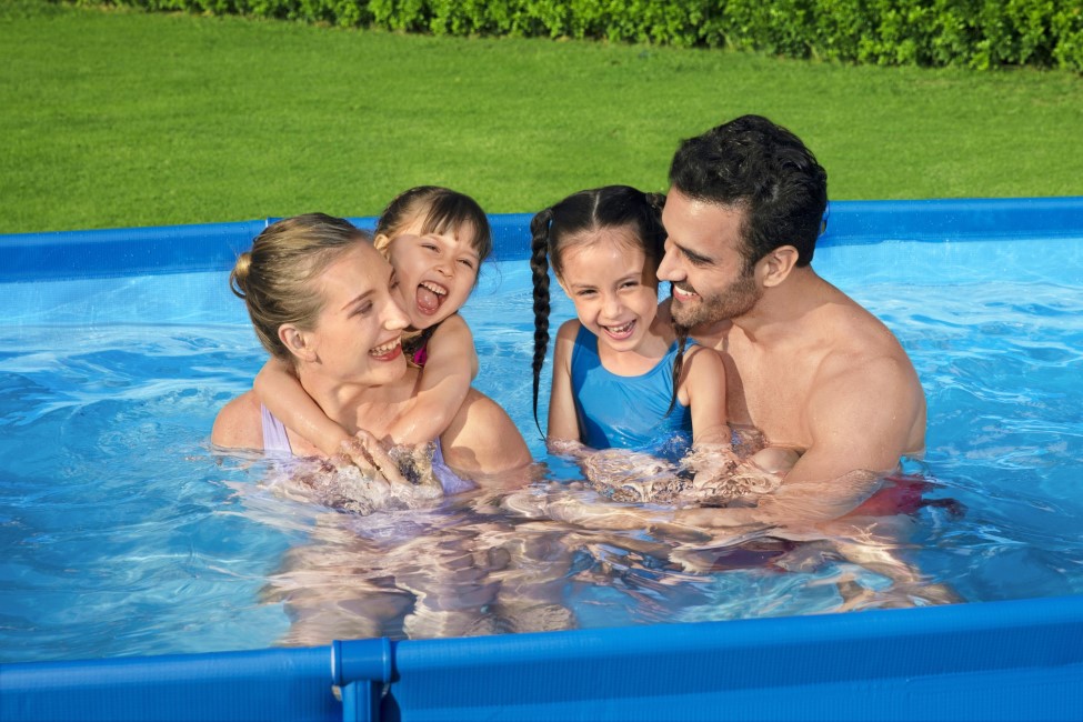 BESTWAY STEEL PRO RECTANGULAR POOL (300 X 201 X 66 CM)