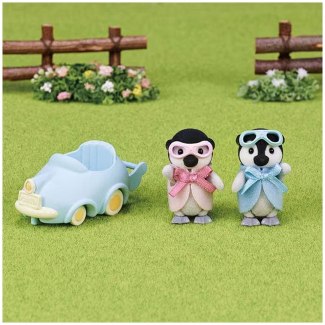SYLVANIAN FAMILIES PENGUIN BABIES RIDE AND PLAY