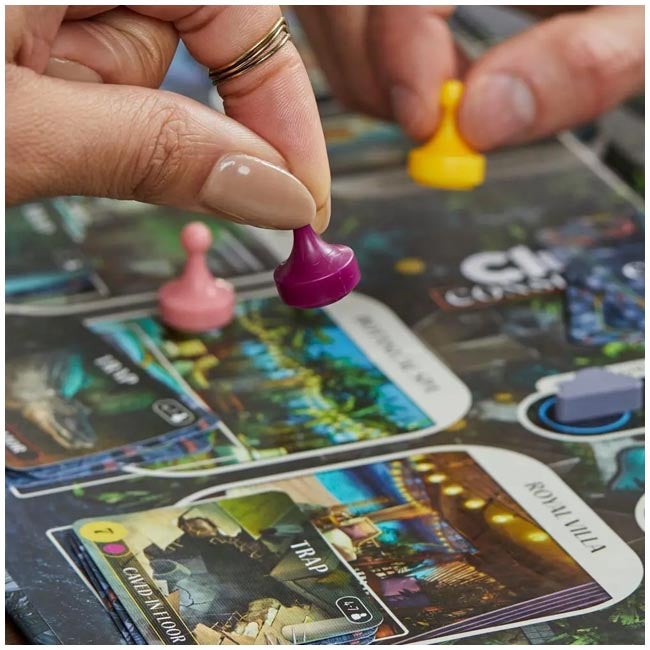 HASBRO CLUE CONSPIRACY BOARD GAME