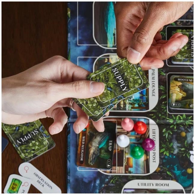HASBRO CLUE CONSPIRACY BOARD GAME