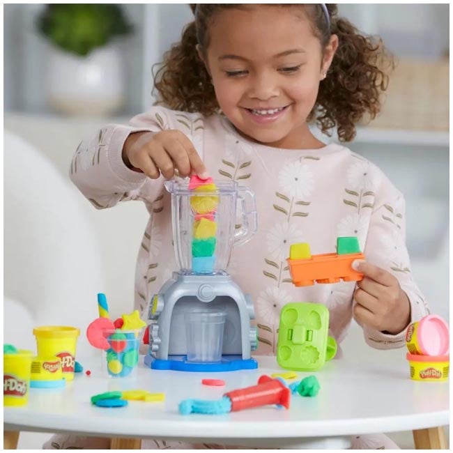 PLAY-DOH SWIRLIN SMOOTHIES TOY BLENDER PLAYSET
