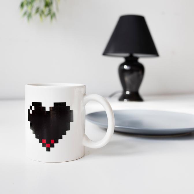 KIKKERLAND MORPH MUG PIXEL HEART