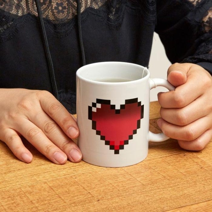 KIKKERLAND MORPH MUG PIXEL HEART