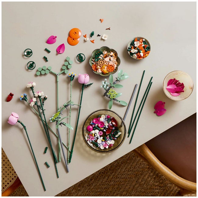 LEGO BOTANICALS PRETTY PINK FLOWER BOUQUET