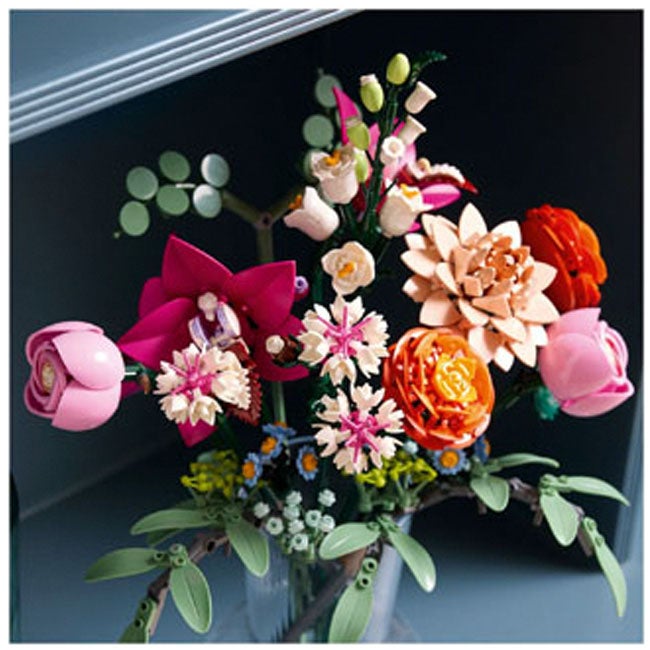 LEGO BOTANICALS PRETTY PINK FLOWER BOUQUET