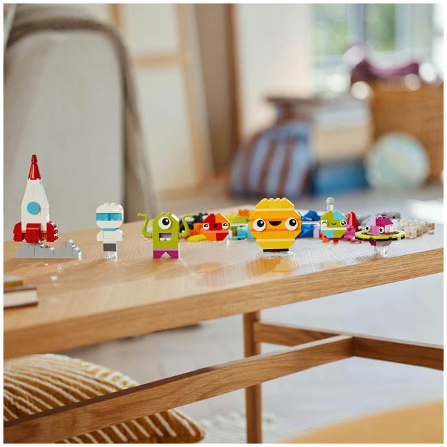 LEGO CLASSIC CREATIVE SPACE PLANETS