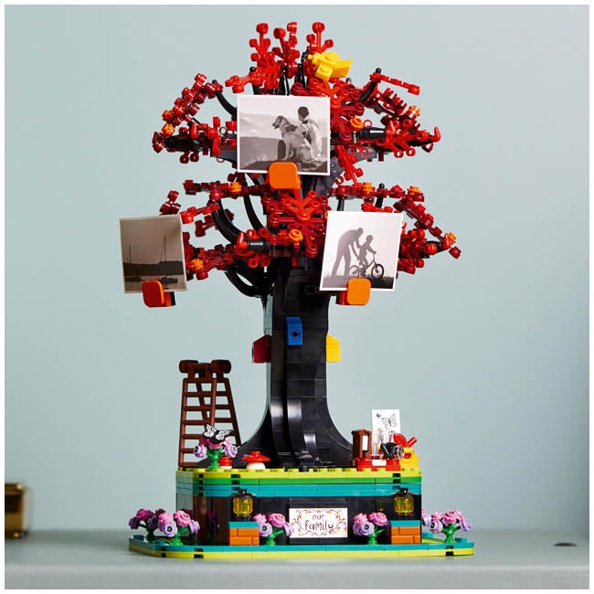LEGO IDEAS FAMILY TREE