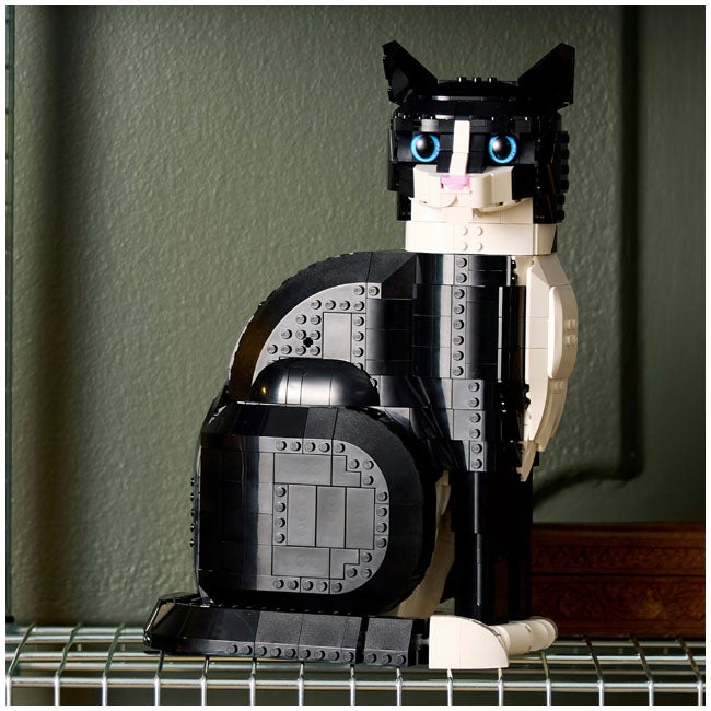 LEGO IDEAS TUXEDO CAT