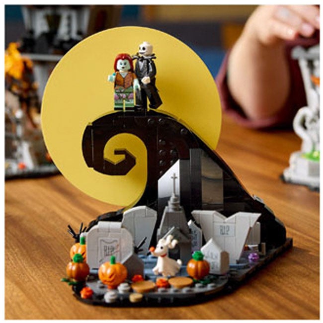 LEGO IDEAS DISNEY TIM BURTONS THE NIGHTMARE BEFORE CHRISTMAS