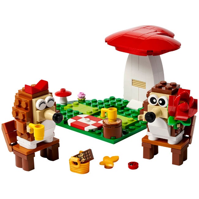 LEGO ICONIC HEDGEHOG PICNIC DATE