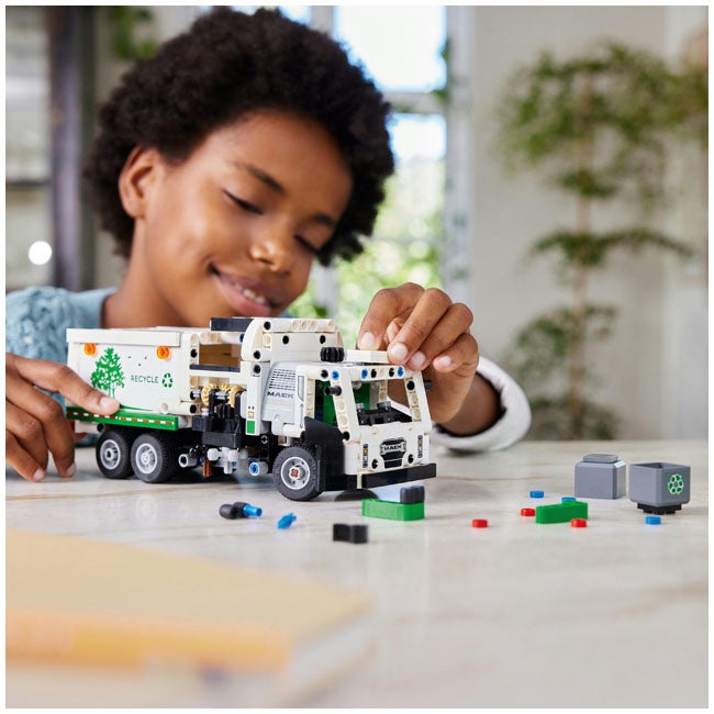 LEGO TECHNIC MACK LR ELECTRIC GARBAGE TRUCK