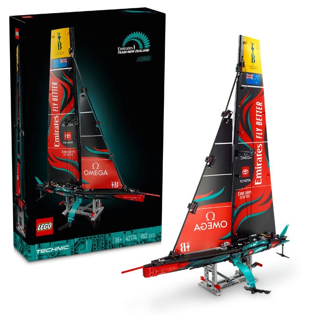 LEGO TECHNIC EMIRATES TEAM NEW ZEALAND AC75 YACHT