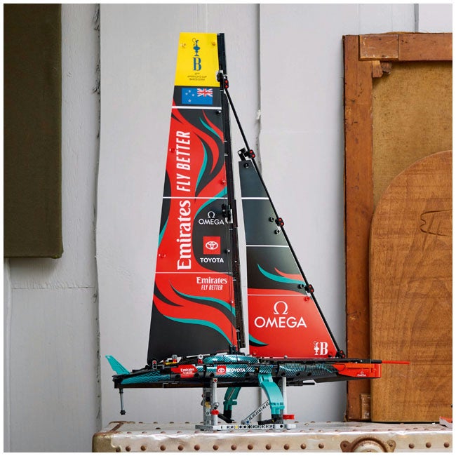 LEGO TECHNIC EMIRATES TEAM NEW ZEALAND AC75 YACHT