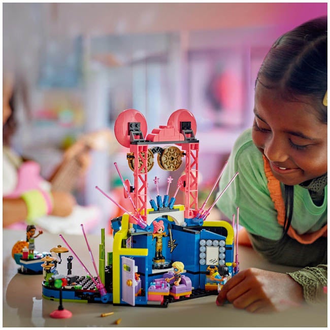 LEGO FRIENDS HEARTLAKE CITY MUSIC TALENT SHOW