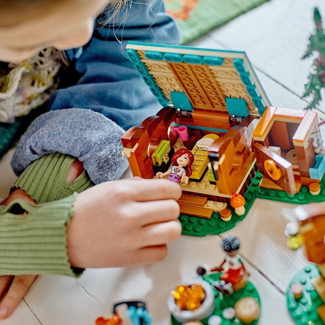 LEGO FRIENDS ADVENTURE CAMP COZY CABINS