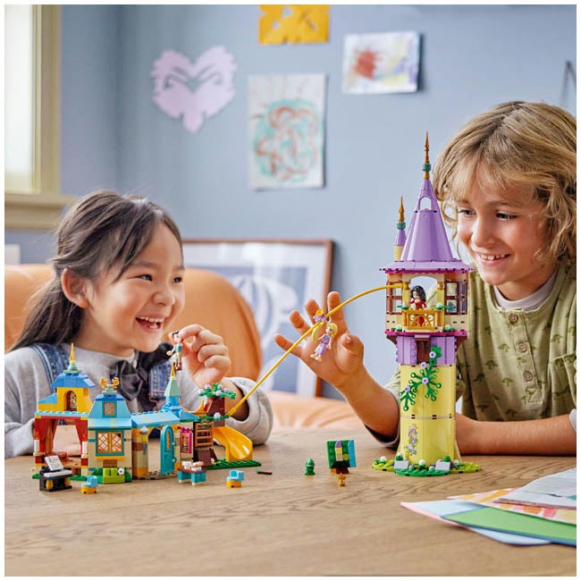 LEGO DISNEY PRINCESS RAPUNZELS TOWER AND THE SNUGGLY DUCKLIN