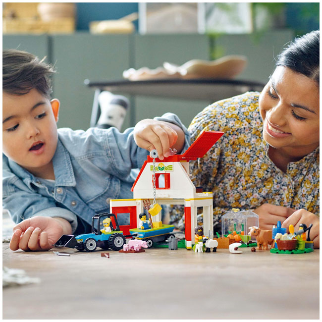 LEGO CITY FARM BARN AND FARM ANIMALS