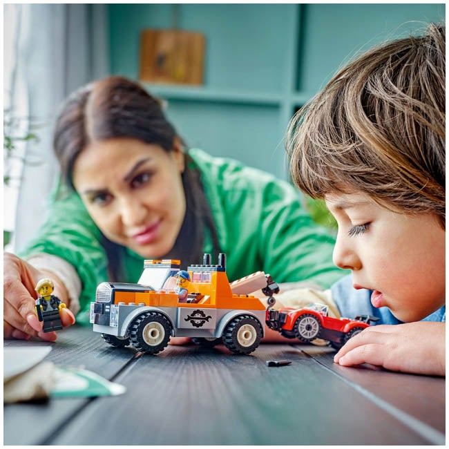 LEGO CITY TOW TRUCK AND SPORTS CAR REPAIR