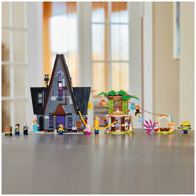 LEGO MINIONS AND GRUS FAMILY MANSION