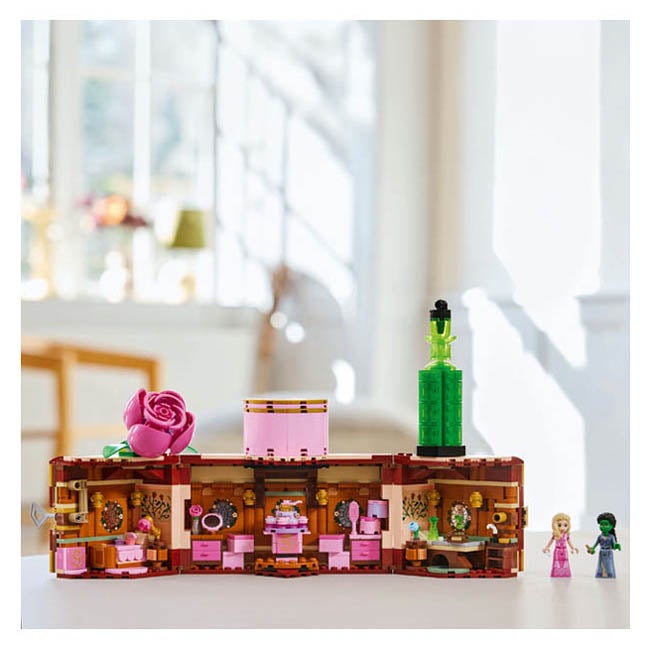 LEGO WICKED GLINDA & ELPHABA'S DORMITORY