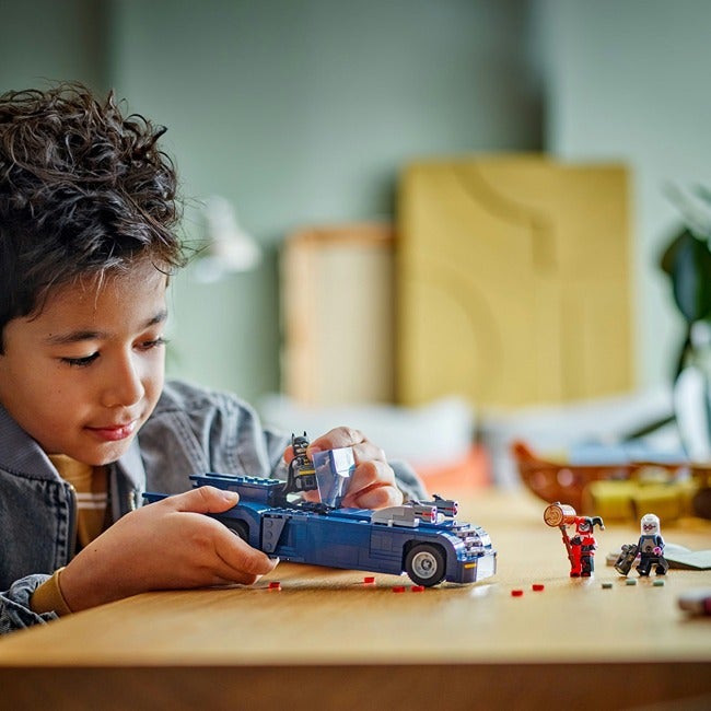 LEGO BATMAN BATMAN WITH THE BATMOBILE VS. HARLEY QUINN AN