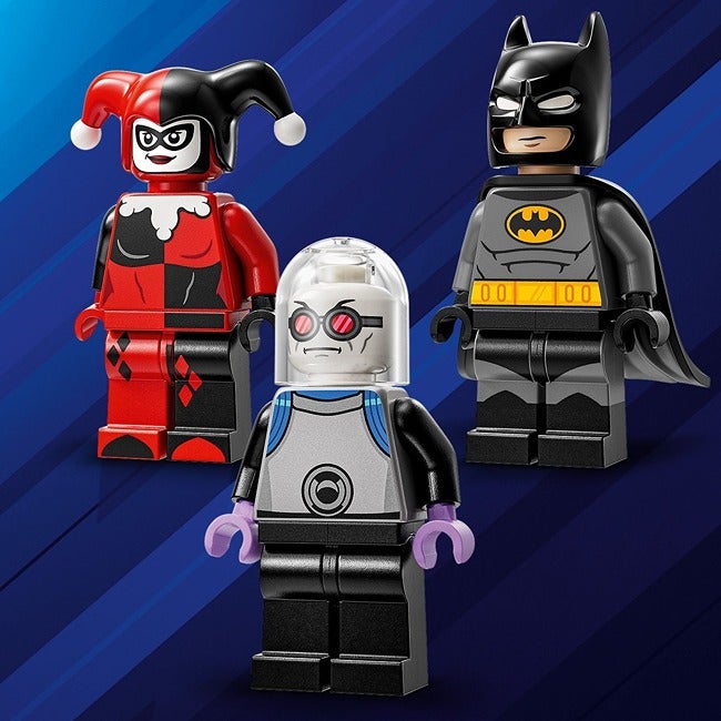 LEGO BATMAN BATMAN WITH THE BATMOBILE VS. HARLEY QUINN AN