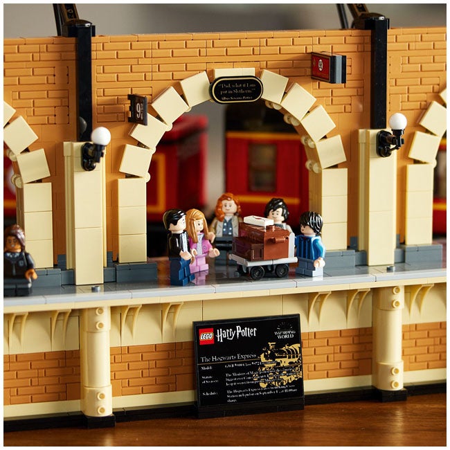 LEGO HARRY POTTER HOGWARTS EXPRESS COLLECTORS EDITION