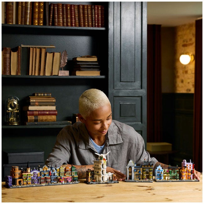 LEGO HARRY POTTER DIAGON ALLEY WIZARDING SHOPS