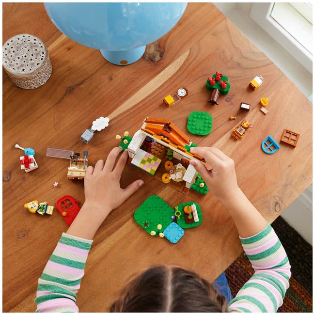 LEGO ANIMAL CROSSING ISABELLES HOUSE VISIT