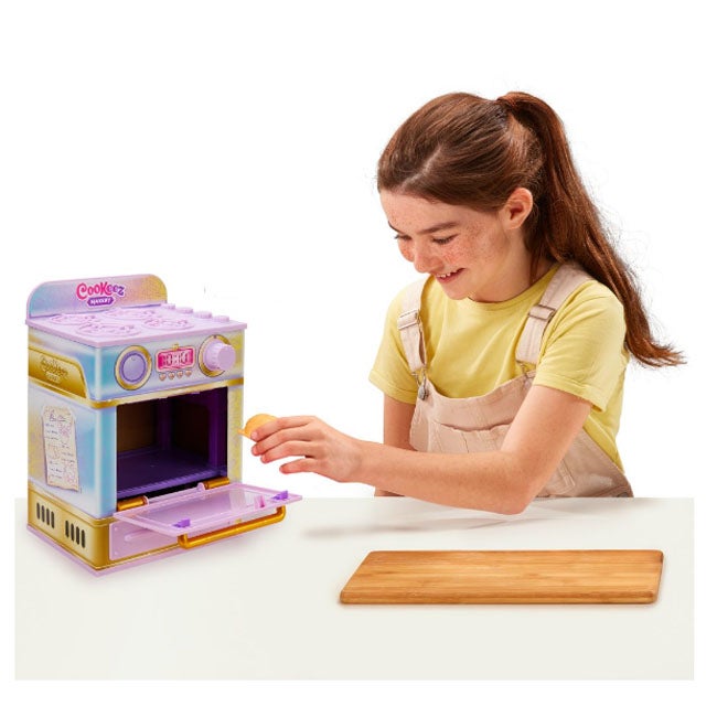COOKEEZ MAKERY SWEET TREATZ OVEN PLAYSET
