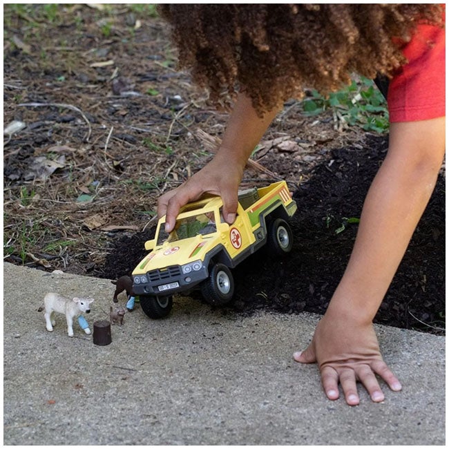 SCHLEICH VETERINARIAN VISIT AT THE FARM