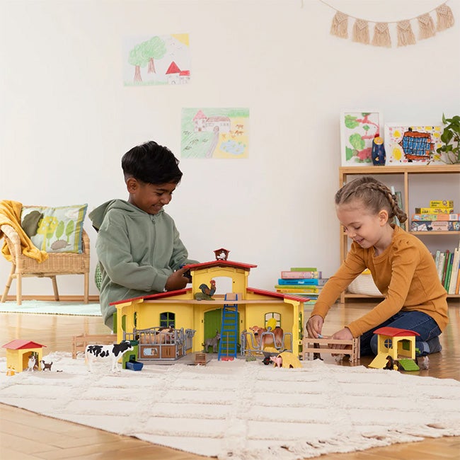 SCHLEICH FREIENDLY DOG HOUSE