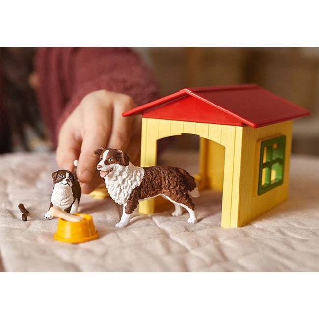 SCHLEICH FREIENDLY DOG HOUSE