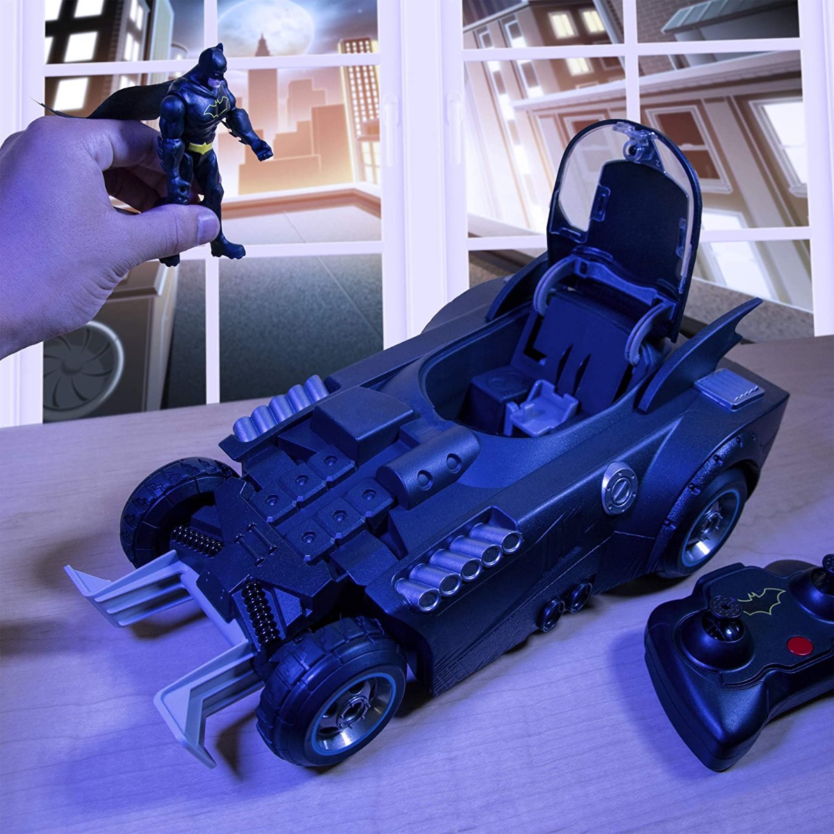DC BATMAN REMOTE CONTROL LAUNCH & DEFEND BATMOBILE