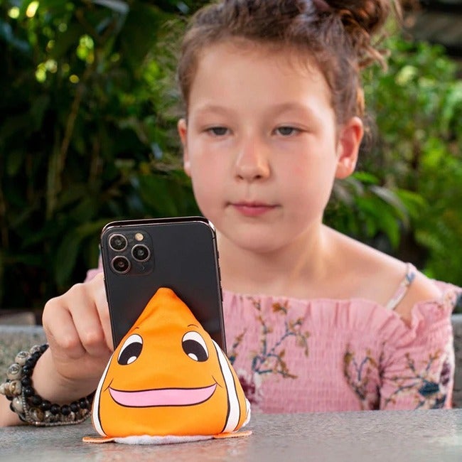 THINKING GIFTS PLUSHEEZ CLOWN FISH